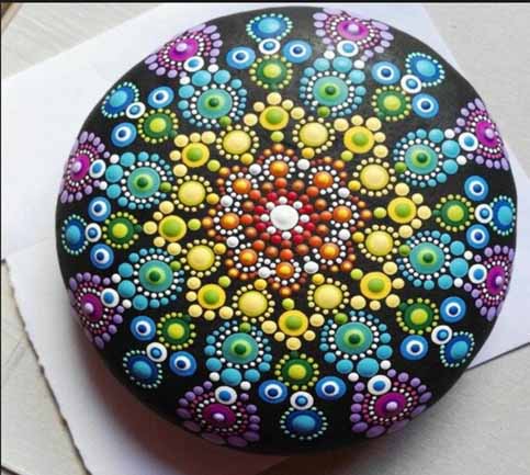 mandalas pintadas en piedras