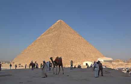 cuanto miden las piramides de egipto